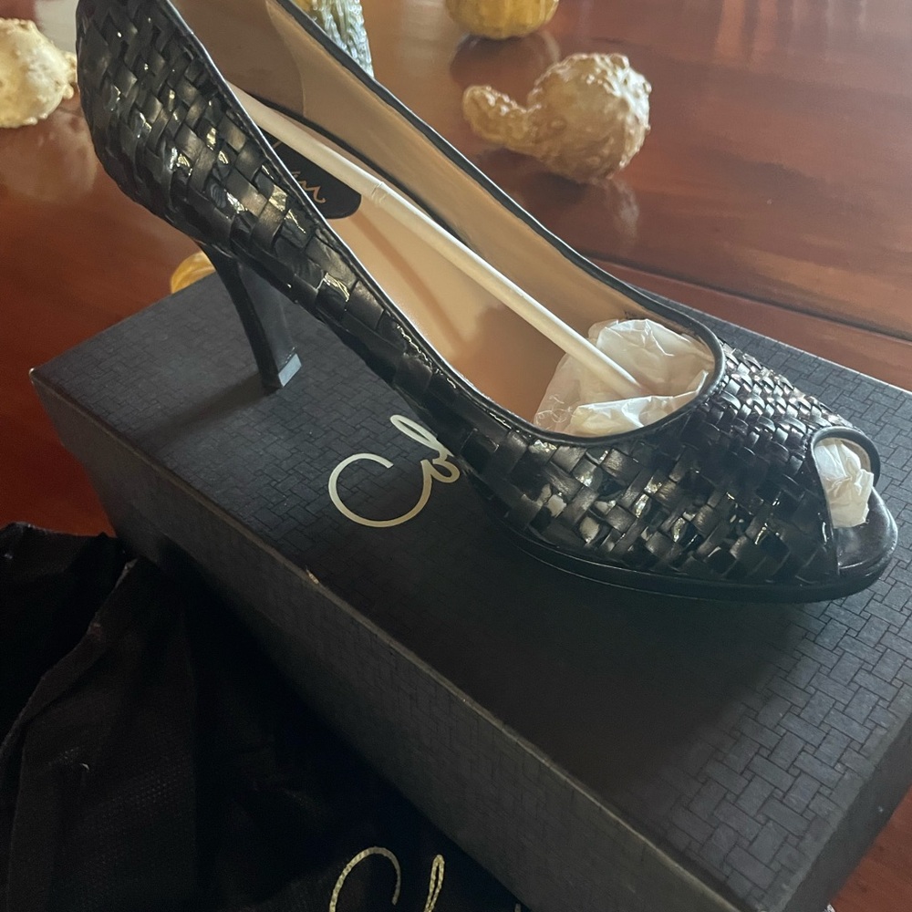 Cole Haan Genevieve shoes. Woven leather, Size 8.   Or  fit 7 1/2 easily